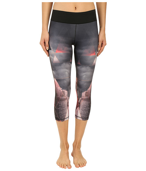 adidas Workout Mid Rise 3/4 Tights w/ City Attack Print 