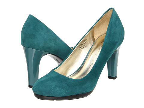 Which teal/aqua shoes with my dress?