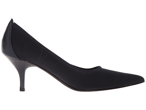 tahari dottie pumps